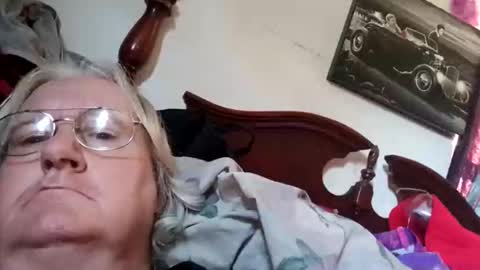 Snapshot of woodpecker115 chatting on 20, 12, 2025 woodpecker115 online show from 20, 12, 2025
