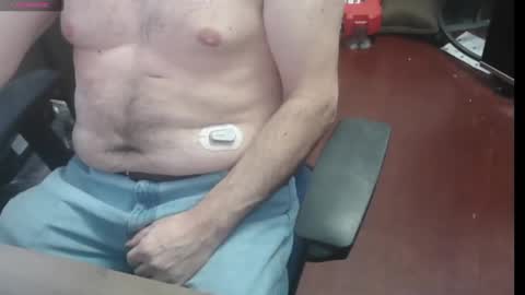 Snapshot of woodworker6473 chatting on 5, 2, 2025 woodworker6473 online show from 5, 2, 2025