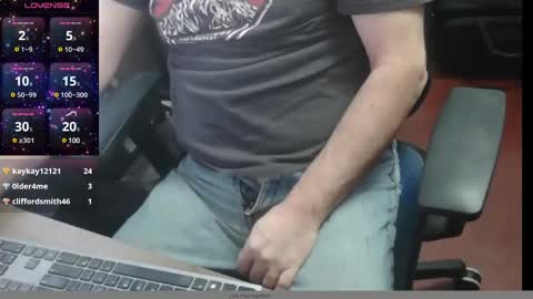 Snapshot of woodworker6473 chatting on 17, 2, 2025 woodworker6473 online show from 17, 2, 2025