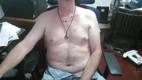 Snapshot of woodworker6473 chatting on 4, 10, 2025 woodworker6473 online show from 4, 10, 2025