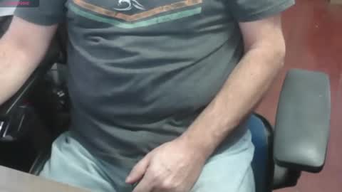 Snapshot of woodworker6473 chatting on 3, 11, 2025 woodworker6473 online show from 3, 11, 2025