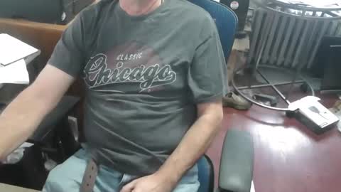 Snapshot of woodworker6473 chatting on 22, 11, 2025 woodworker6473 online show from 22, 11, 2025