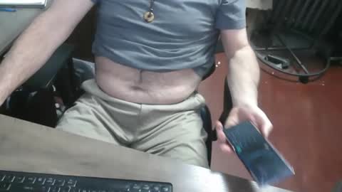 Snapshot of woodworker6473 chatting on 25, 4, 2026 woodworker6473 online show from 25, 4, 2026