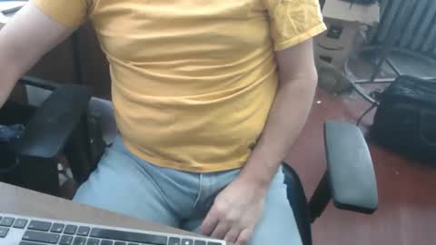 Snapshot of woodworker6473 chatting on 4, 5, 2026 woodworker6473 online show from 4, 5, 2026