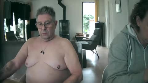 woodwurm and Snoeske online show from 7, 2, 2025