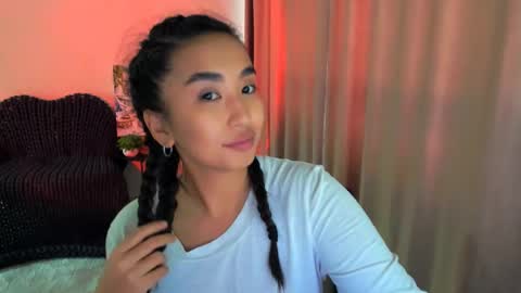 dudetta Kim online show from 12, 3, 2025