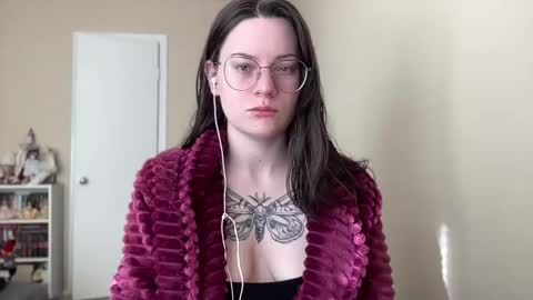 Lucina online show from 7, 1, 2025