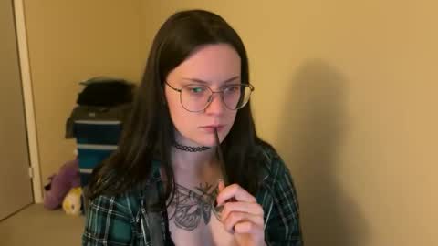 Lucina online show from 30, 1, 2025