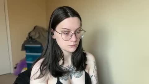 Lucina online show from 10, 2, 2025