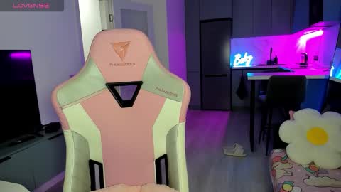 Emi online show from 9, 3, 2026