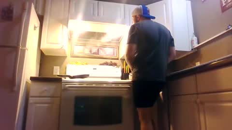 Snapshot of wundrsword33 chatting on 5, 1, 2025 BONER DONOR online show from 5, 1, 2025