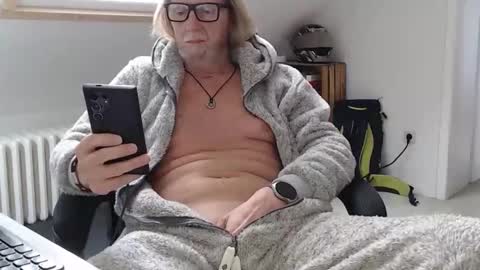 Snapshot of wyattearp64 chatting on 26, 11, 2025 WyattEarp64 online show from 26, 11, 2025