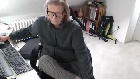 Snapshot of wyattearp64 chatting on 1, 12, 2025 WyattEarp64 online show from 1, 12, 2025