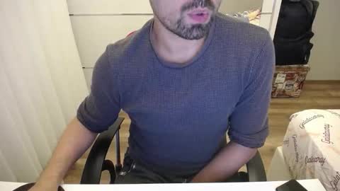 Snapshot of x_____0_____x chatting on 9, 9, 2025 Mr. Lonely online show from 9, 9, 2025