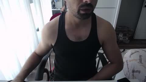 Snapshot of x_____0_____x chatting on 15, 9, 2025 Mr. Lonely online show from 15, 9, 2025