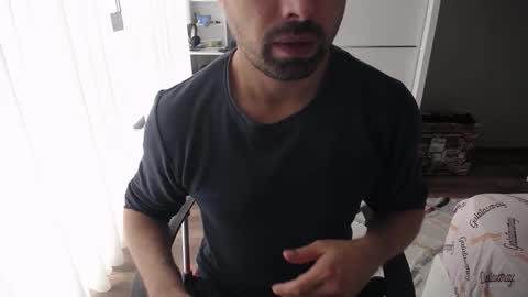 Snapshot of x_____0_____x chatting on 1, 10, 2025 Mr. Lonely online show from 1, 10, 2025