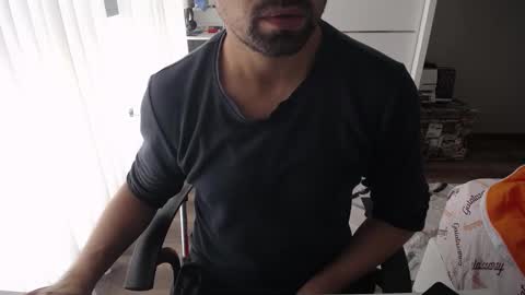 Snapshot of x_____0_____x chatting on 4, 10, 2025 Mr. Lonely online show from 4, 10, 2025