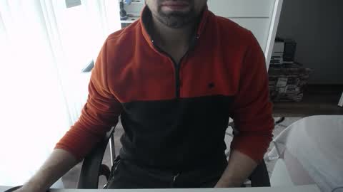 Snapshot of x_____0_____x chatting on 27, 10, 2025 Mr. Lonely online show from 27, 10, 2025