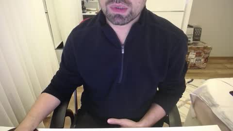 Snapshot of x_____0_____x chatting on 28, 10, 2025 Mr. Lonely online show from 28, 10, 2025