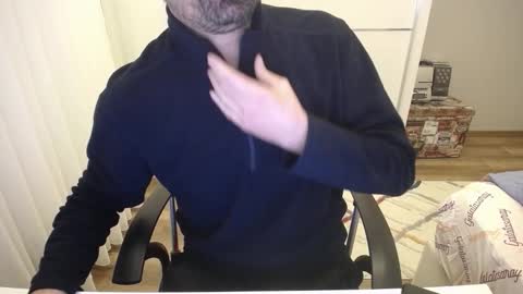 Snapshot of x_____0_____x chatting on 1, 11, 2025 Mr. Lonely online show from 1, 11, 2025