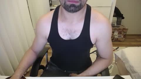 Snapshot of x_____0_____x chatting on 19, 11, 2025 Mr. Lonely online show from 19, 11, 2025