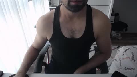 Snapshot of x_____0_____x chatting on 5, 12, 2025 Mr. Lonely online show from 5, 12, 2025