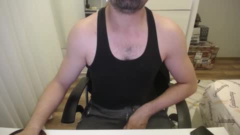 Snapshot of x_____0_____x chatting on 13, 12, 2025 Mr. Lonely online show from 13, 12, 2025