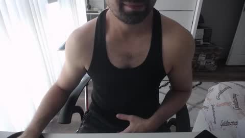 Snapshot of x_____0_____x chatting on 14, 12, 2025 Mr. Lonely online show from 14, 12, 2025