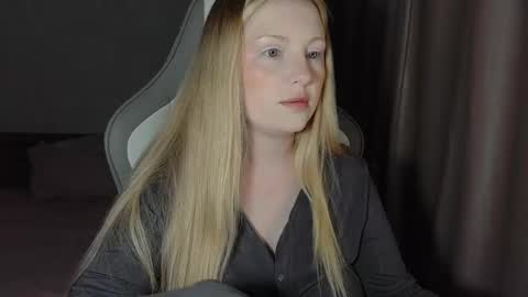 Snapshot of x__ivy_x chatting on 28, 5, 2026 eva online show from 28, 5, 2026
