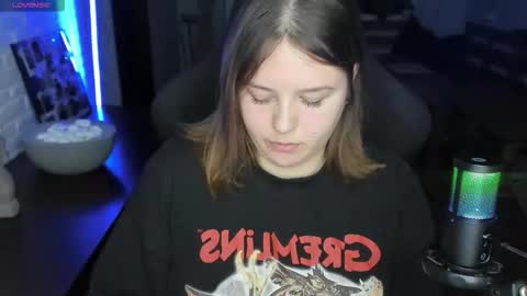 LOVE NERDS ONLY online show from 22, 9, 2025