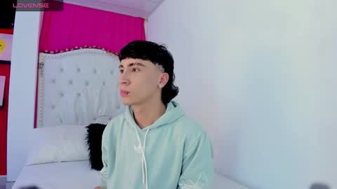 xaanderGrey online show from 30, 11, 2025