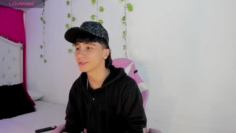 Snapshot of xaandergrey chatting on 15, 12, 2025 xaanderGrey online show from 15, 12, 2025