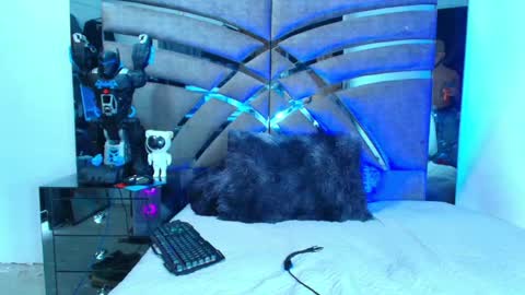 Xanderstone online show from 9, 6, 2026