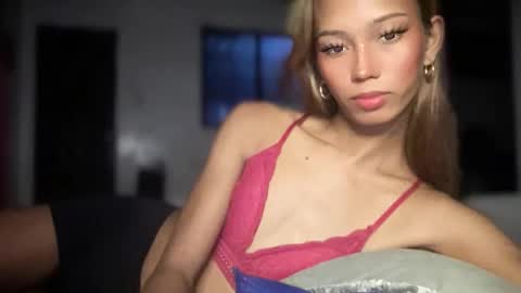 Snapshot of xandraluxe_xoxo chatting on 30, 11, 2025 Cassandra online show from 30, 11, 2025