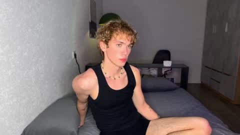Snapshot of xavier_200 chatting on 16, 4, 2026 Xavier PVT open online show from 16, 4, 2026