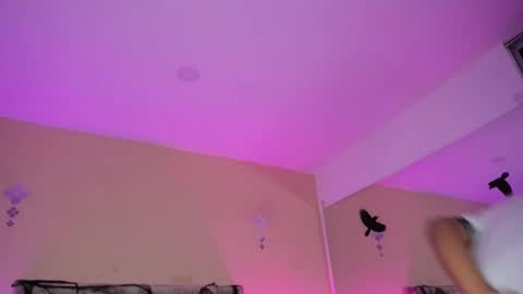 xavier fox   online show from 18, 10, 2025