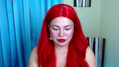 Snapshot of xcalisthra_69x chatting on 25, 10, 2025 Godess Lucy online show from 25, 10, 2025