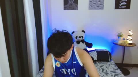 Snapshot of xcigbatecum chatting on 25, 6, 2026 Charlie online show from 25, 6, 2026