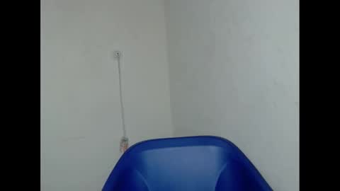 Snapshot of xcreamypussy chatting on 10, 1, 2025 xcreamypussy online show from 10, 1, 2025