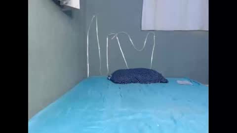 Snapshot of xcreamypussy chatting on 1, 2, 2025 xcreamypussy online show from 1, 2, 2025