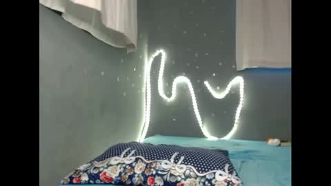 Snapshot of xcreamypussy chatting on 3, 3, 2025 xcreamypussy online show from 3, 3, 2025