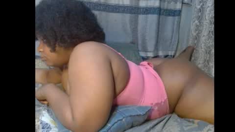 Snapshot of xcumxonxme chatting on 30, 12, 2024 xcumxonxme online show from 30, 12, 2024