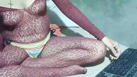 Snapshot of xhotskinny69x chatting on 21, 10, 2025 xhotskinny69x online show from 21, 10, 2025