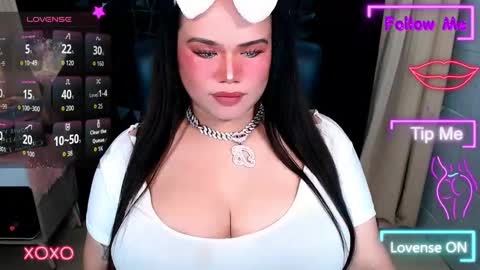 Snapshot of xhugeharleyselfsuckerx chatting on 14, 11, 2025 xHUGECOCKTILLCUMX online show from 14, 11, 2025