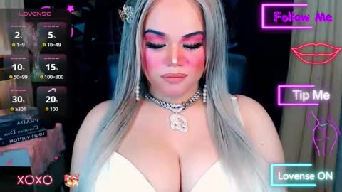 Snapshot of xhugeharleyselfsuckerx chatting on 24, 11, 2025 xHUGECOCKTILLCUMX online show from 24, 11, 2025