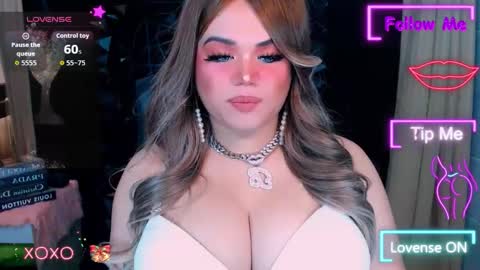 Snapshot of xhugeharleyselfsuckerx chatting on 25, 11, 2025 xHUGECOCKTILLCUMX online show from 25, 11, 2025