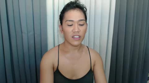 GWEN THOMPSON .......   online show from 19, 12, 2024