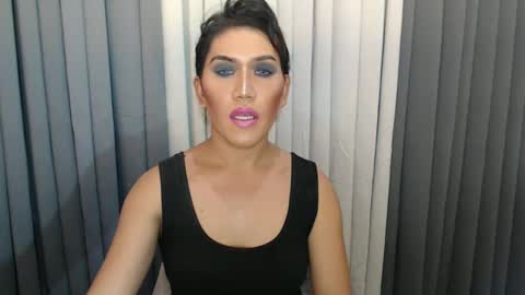 GWEN THOMPSON .......   online show from 26, 12, 2024