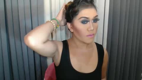 GWEN THOMPSON .......   online show from 11, 1, 2025