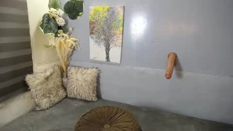 GWEN THOMPSON .......   online show from 5, 3, 2025